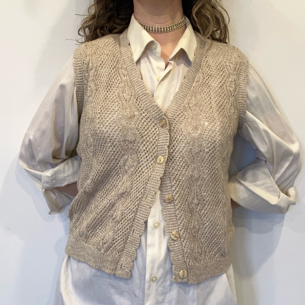 Vintage D’Allairds Beige crochet Vest made in Canada in size small-medium